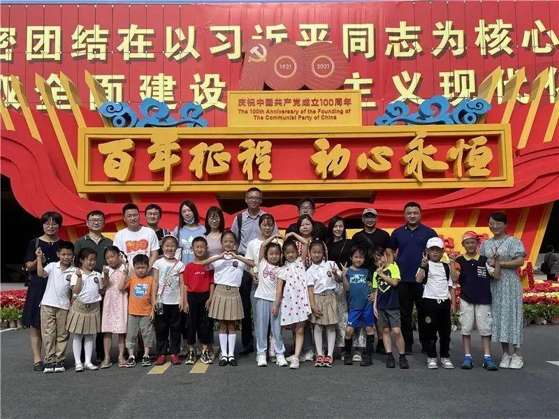 拯救电力塔的泰坦