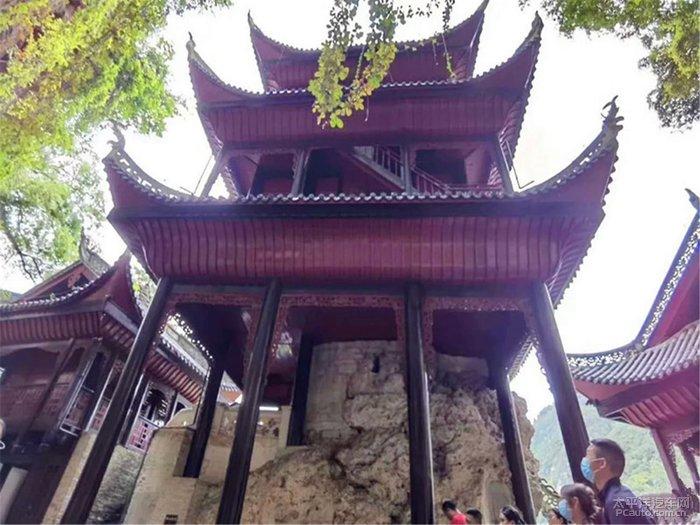 人类社会变化、发展的决定性因素是什么？